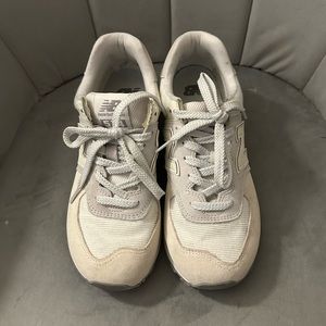 Women’s New Balance 574